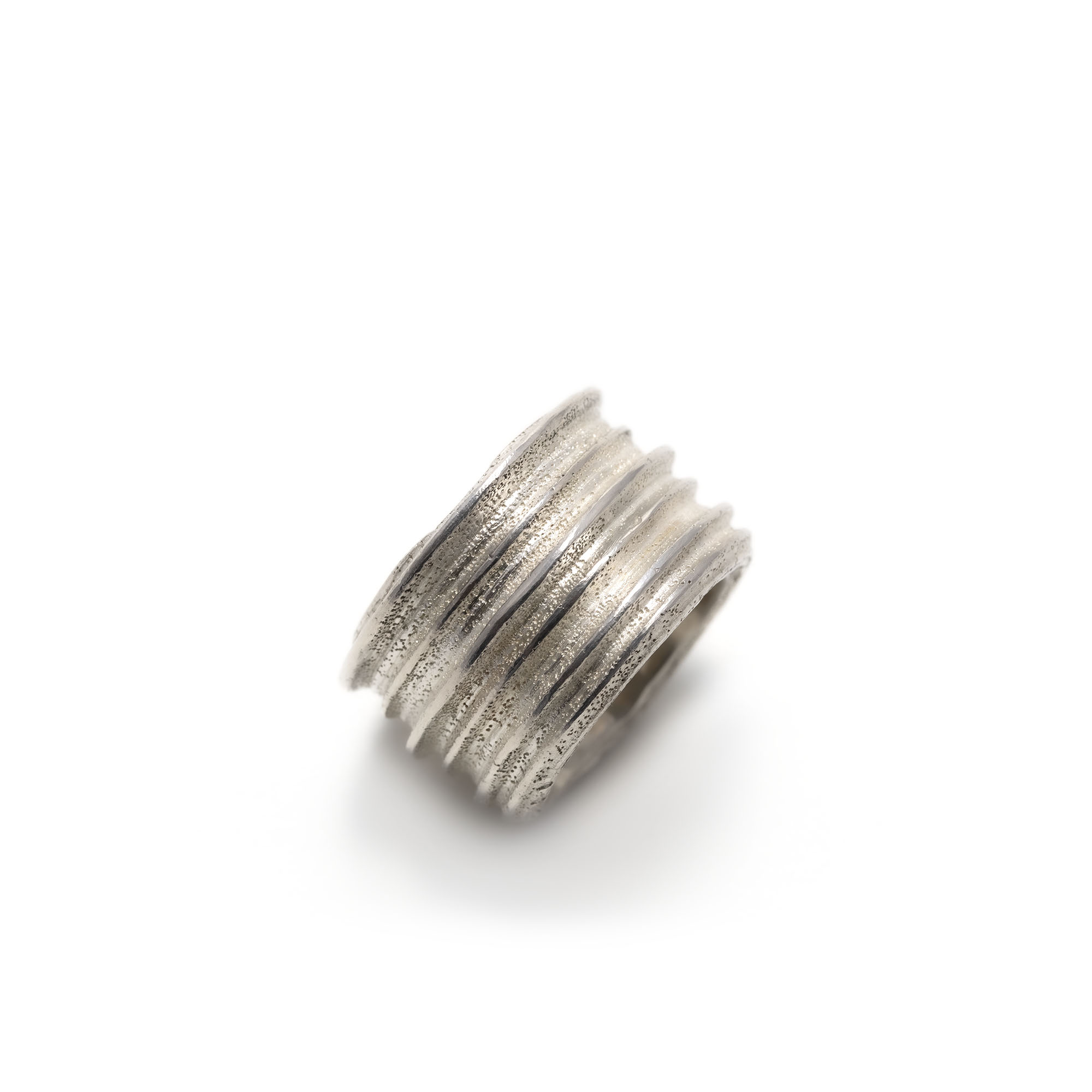 Massiver Silberring "Gezeiten", mit Holzstruktur