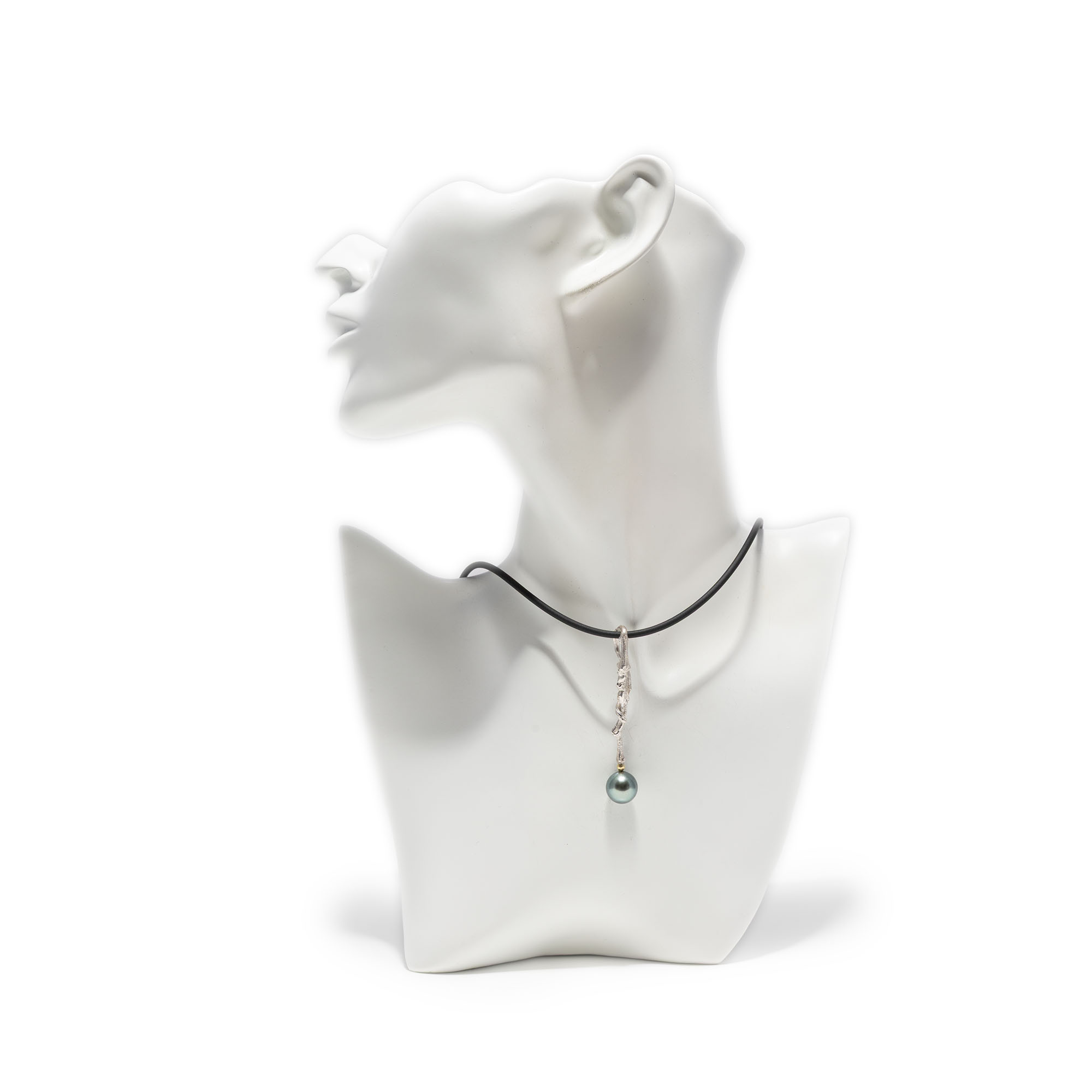 Pendelanhänger "Kleine Waldbeere", mit Tahitiperle